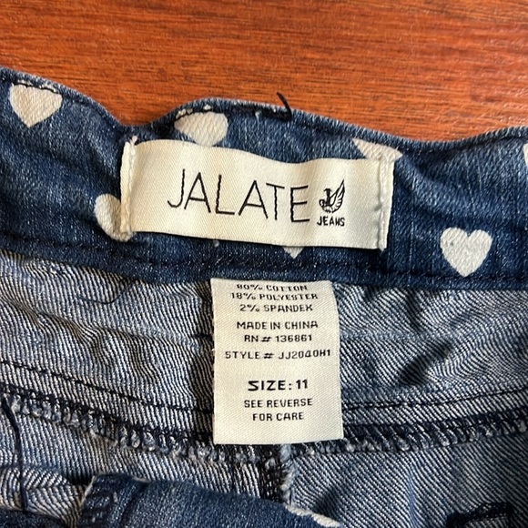 Jalate heart denim shorts juniors size 11 white & blue with faded look - Picture 4 of 7